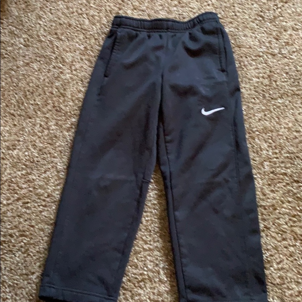 Nike therma fit sweat pants